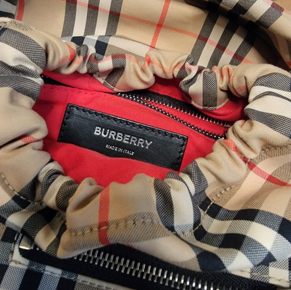 Burberry Archive beige Leo Sling Bag - Picture 12 of 16